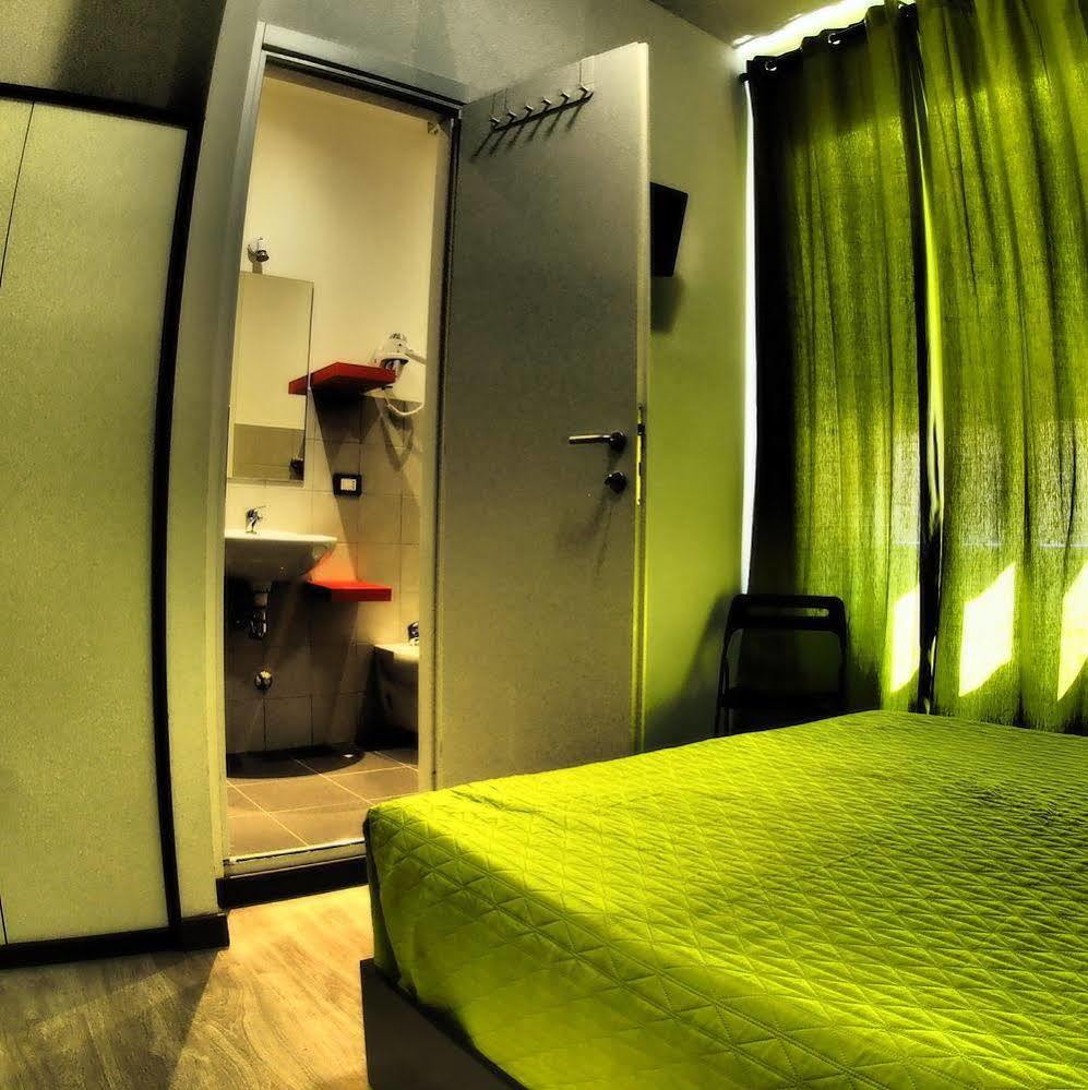 Enzo Luxury Rooms Рим Экстерьер фото