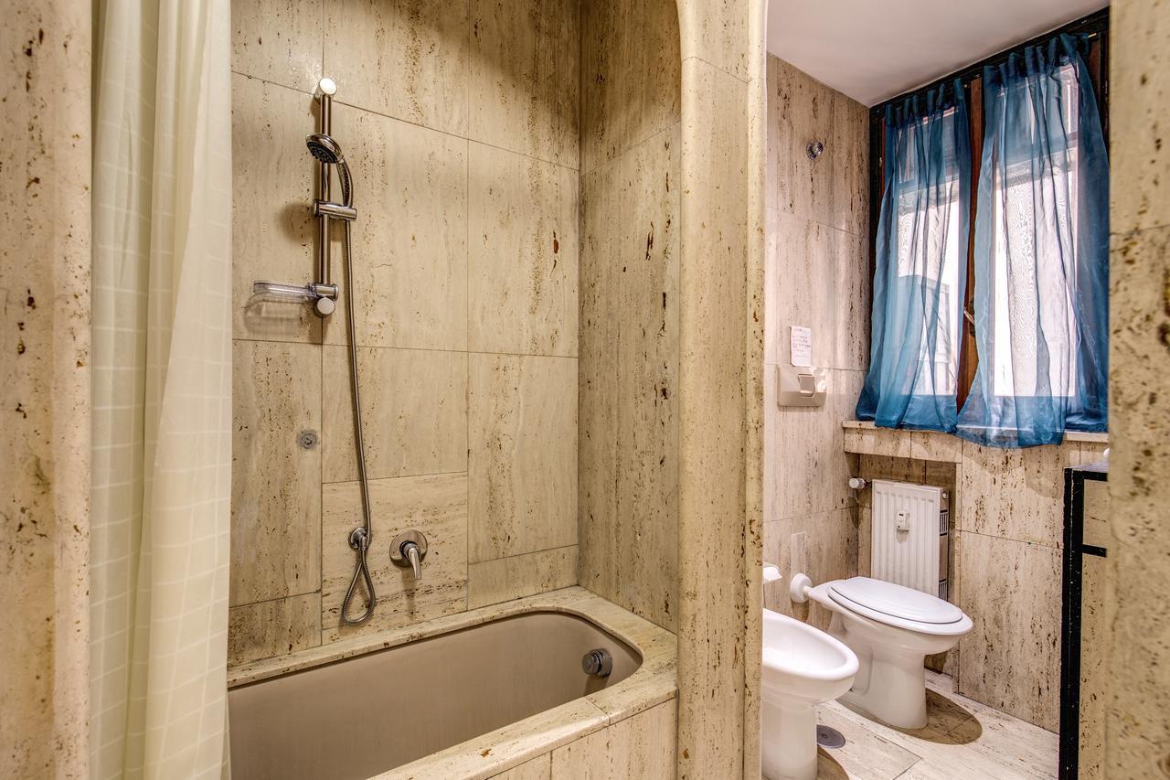 Enzo Luxury Rooms Рим Экстерьер фото