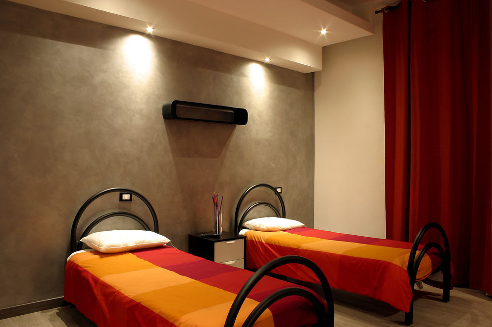 Enzo Luxury Rooms Рим Экстерьер фото