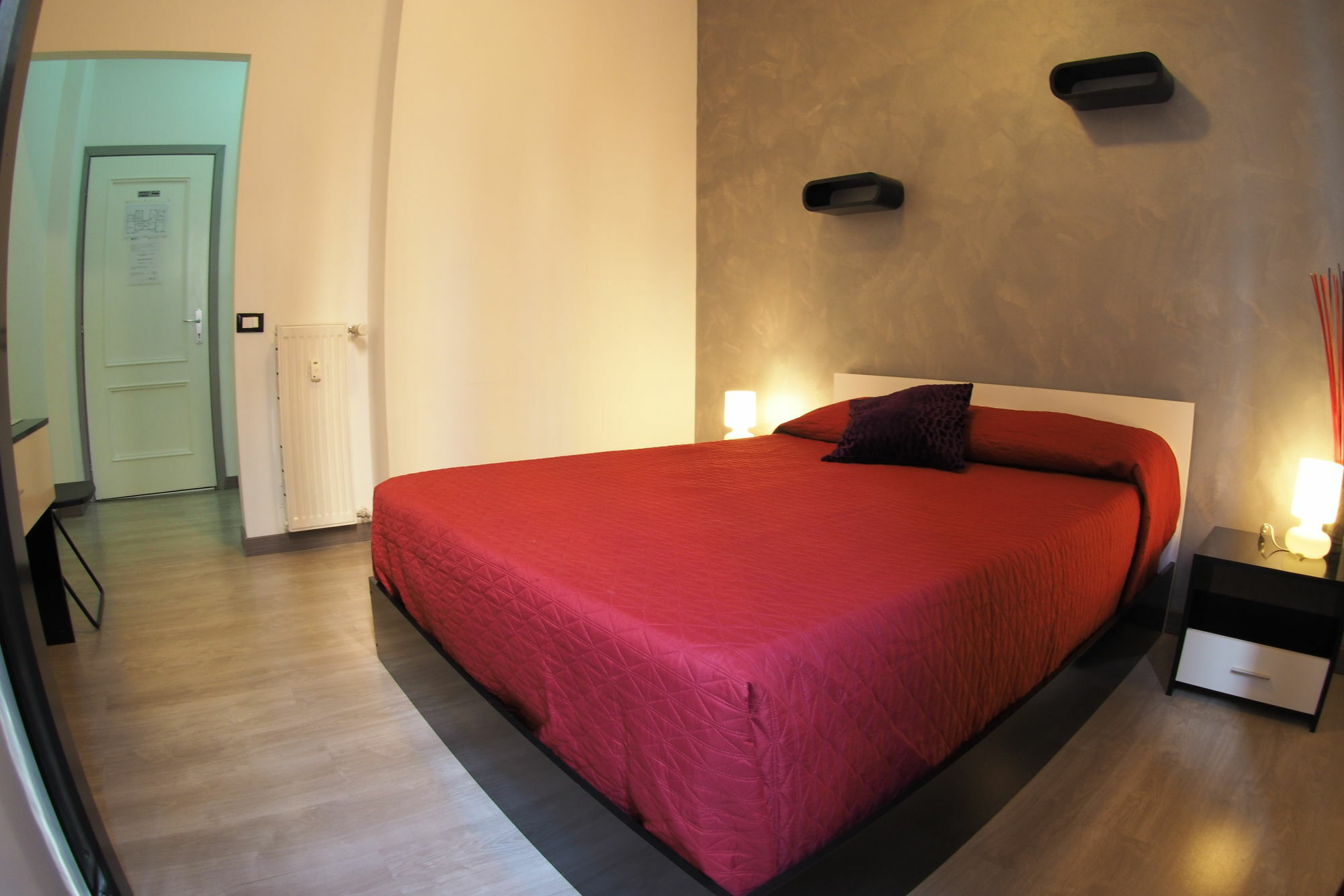 Enzo Luxury Rooms Рим Экстерьер фото